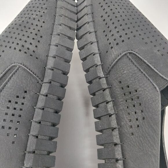 HARMONY BALANCE BLACK MULES/SLIDES. New w/o tags. - Picture 8 of 9